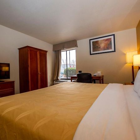 Quality Inn Colorado Springs South Экстерьер фото