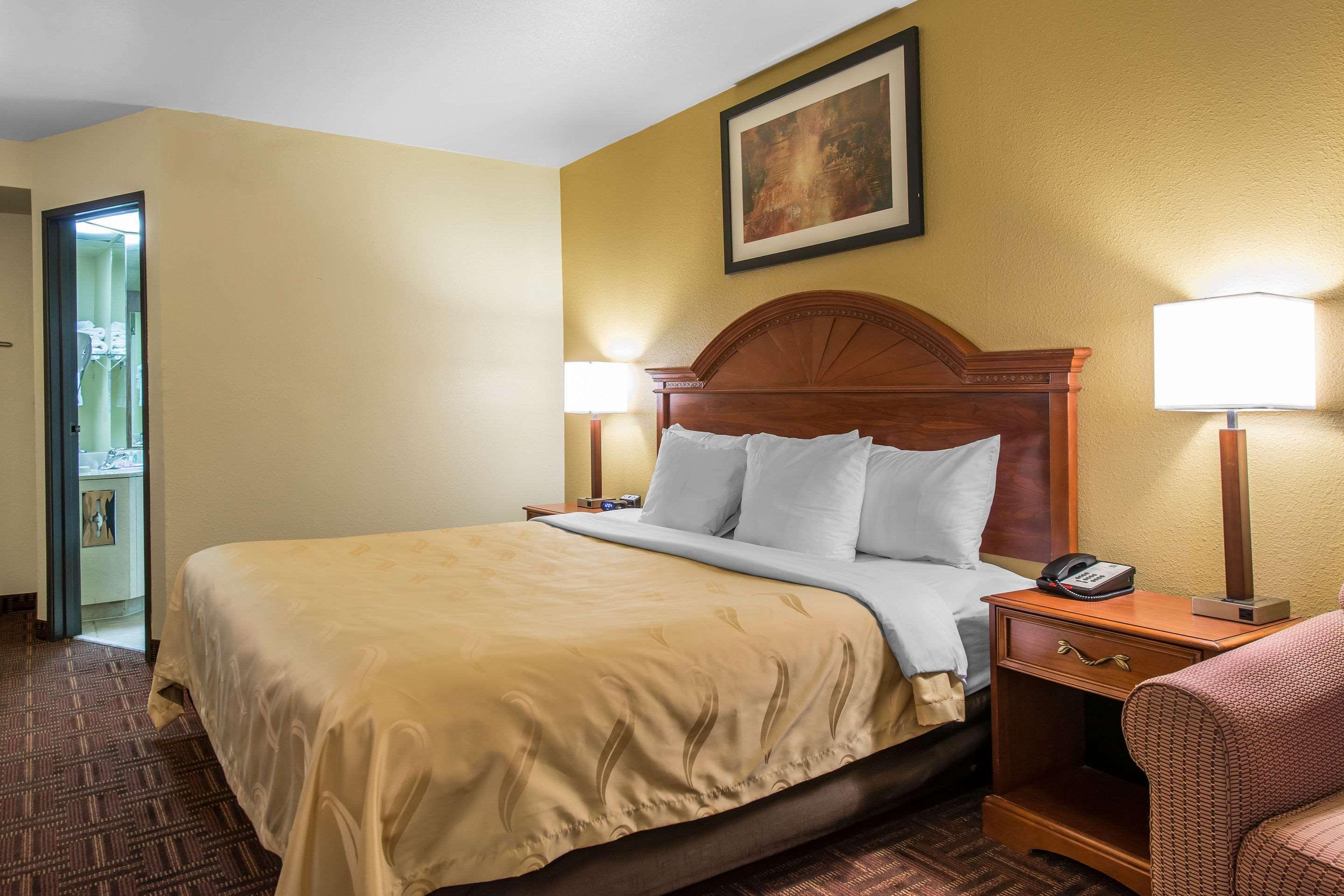 Quality Inn Colorado Springs South Экстерьер фото