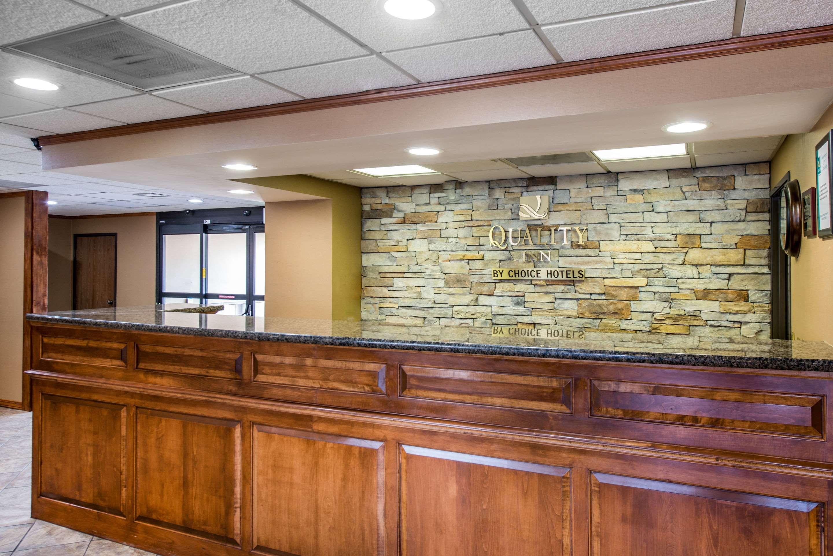 Quality Inn Colorado Springs South Экстерьер фото