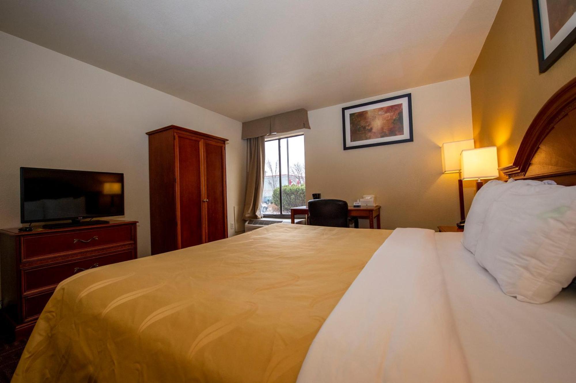 Quality Inn Colorado Springs South Экстерьер фото