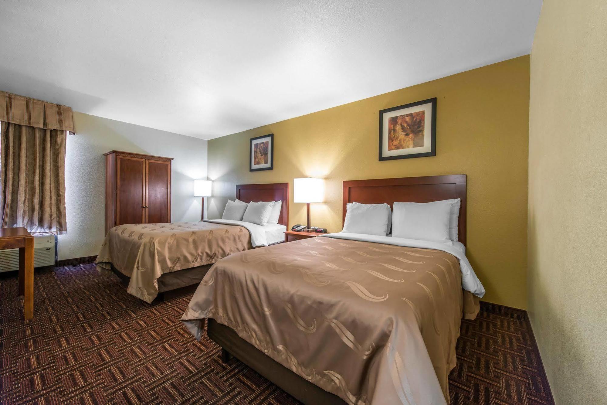 Quality Inn Colorado Springs South Экстерьер фото