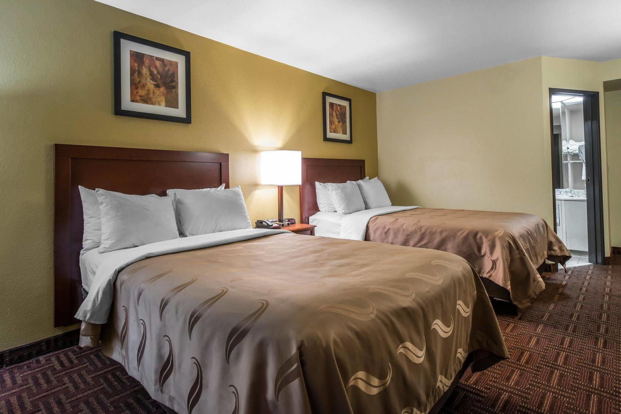 Quality Inn Colorado Springs South Экстерьер фото