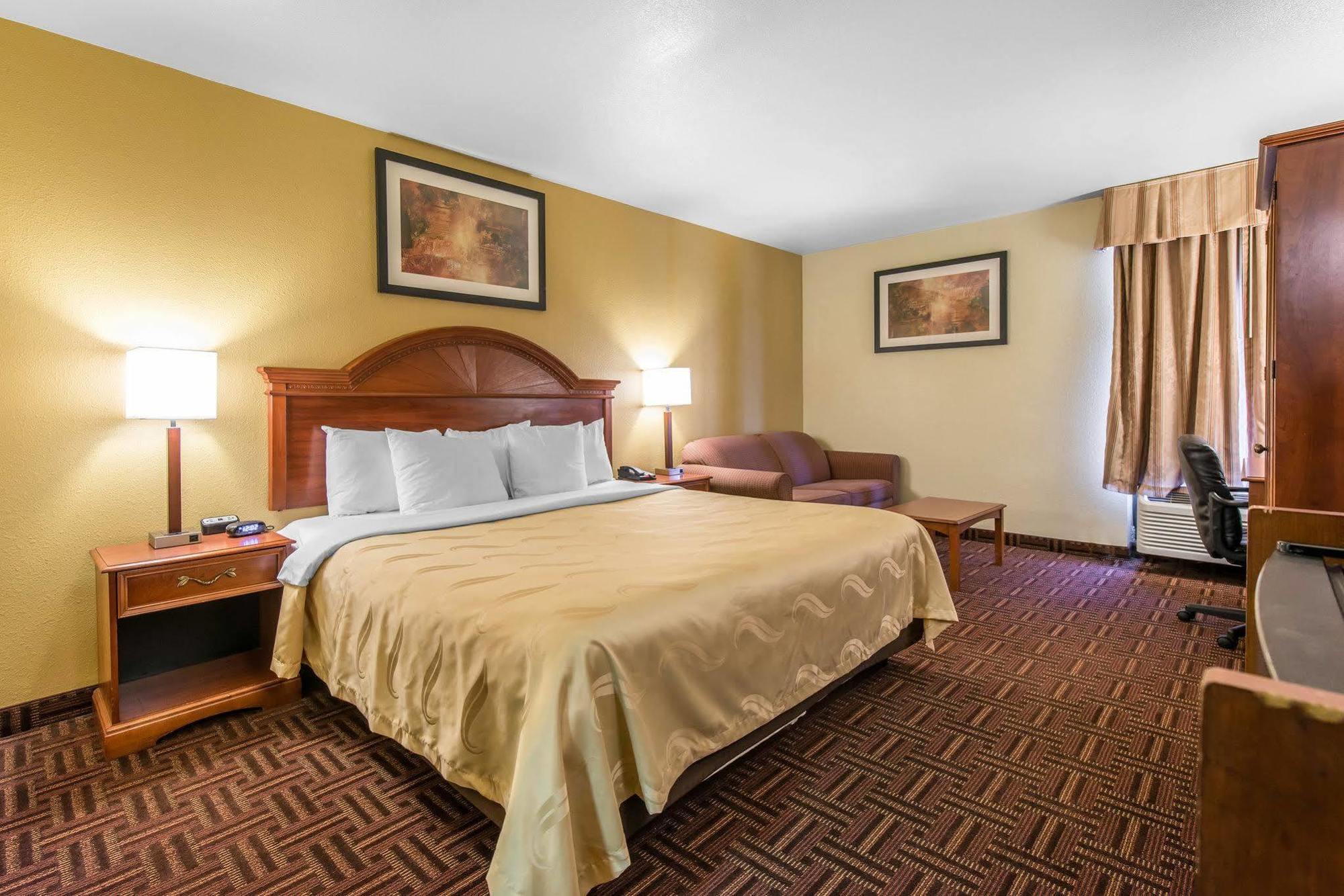 Quality Inn Colorado Springs South Экстерьер фото